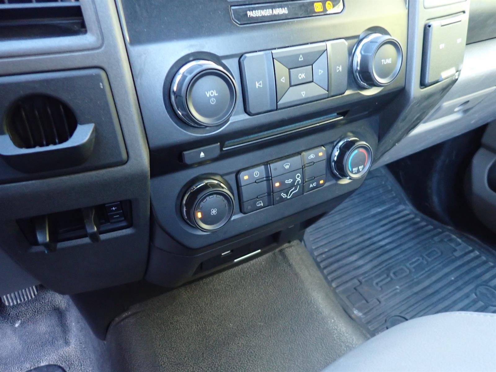 2017 Ford Super Duty F-450 DRW XLT