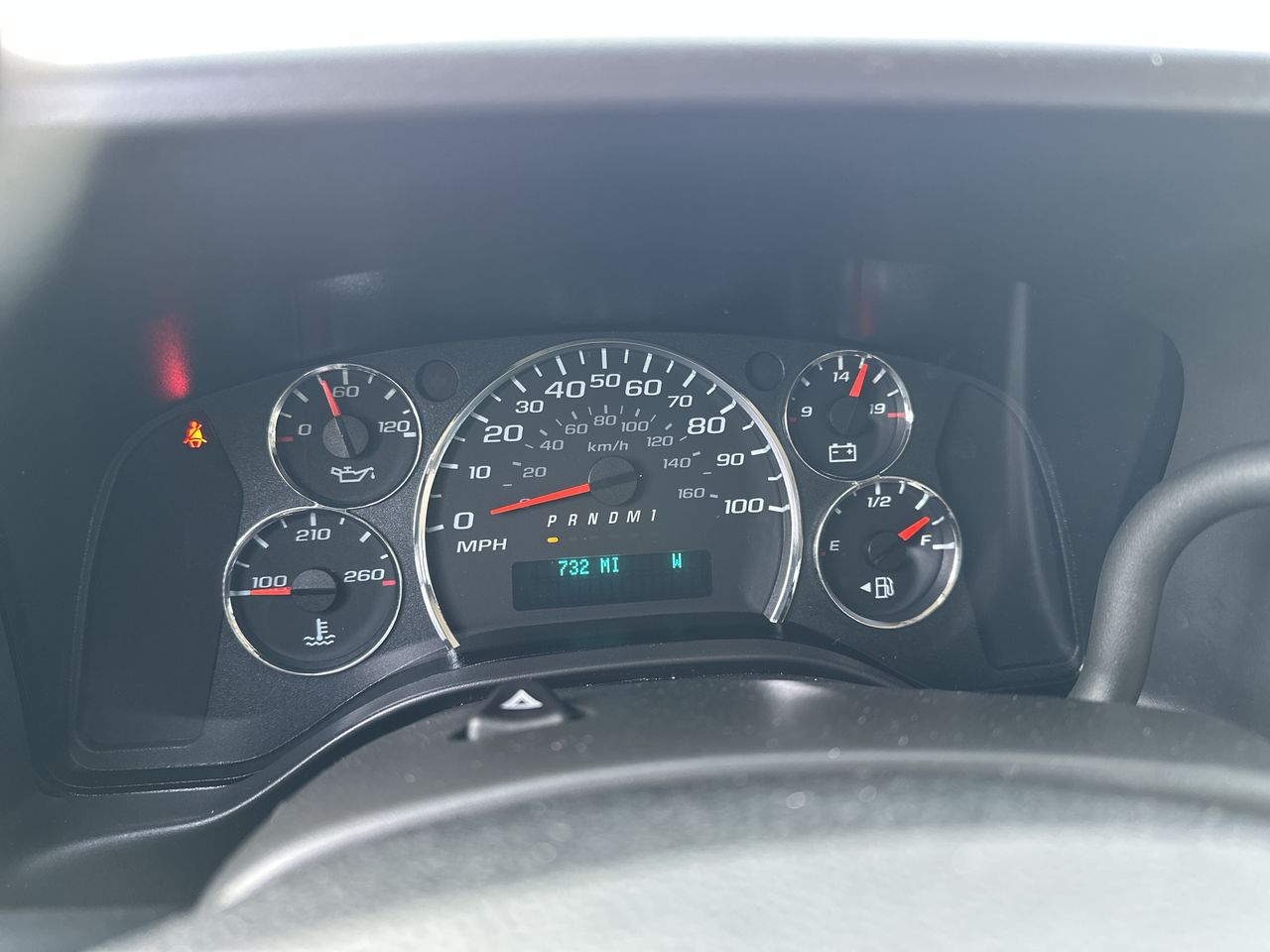 2025 Chevrolet Express Passenger 1LT