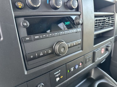 2025 Chevrolet Express Passenger 1LT