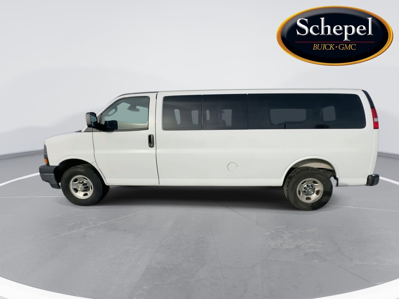2025 Chevrolet Express Passenger 1LT