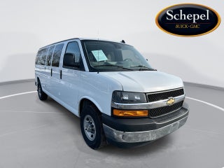 2025 Chevrolet Express Passenger 3500 1LT