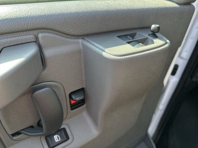 2025 Chevrolet Express Passenger 1LT