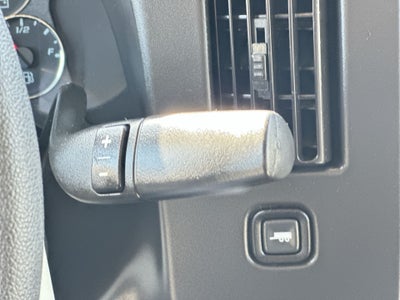 2025 Chevrolet Express Passenger 1LT