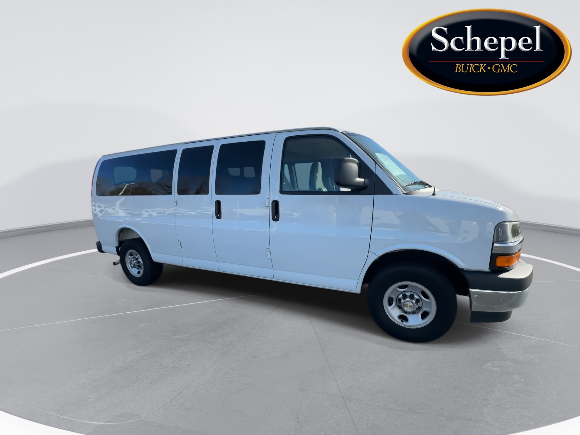 2025 Chevrolet Express Passenger 1LT