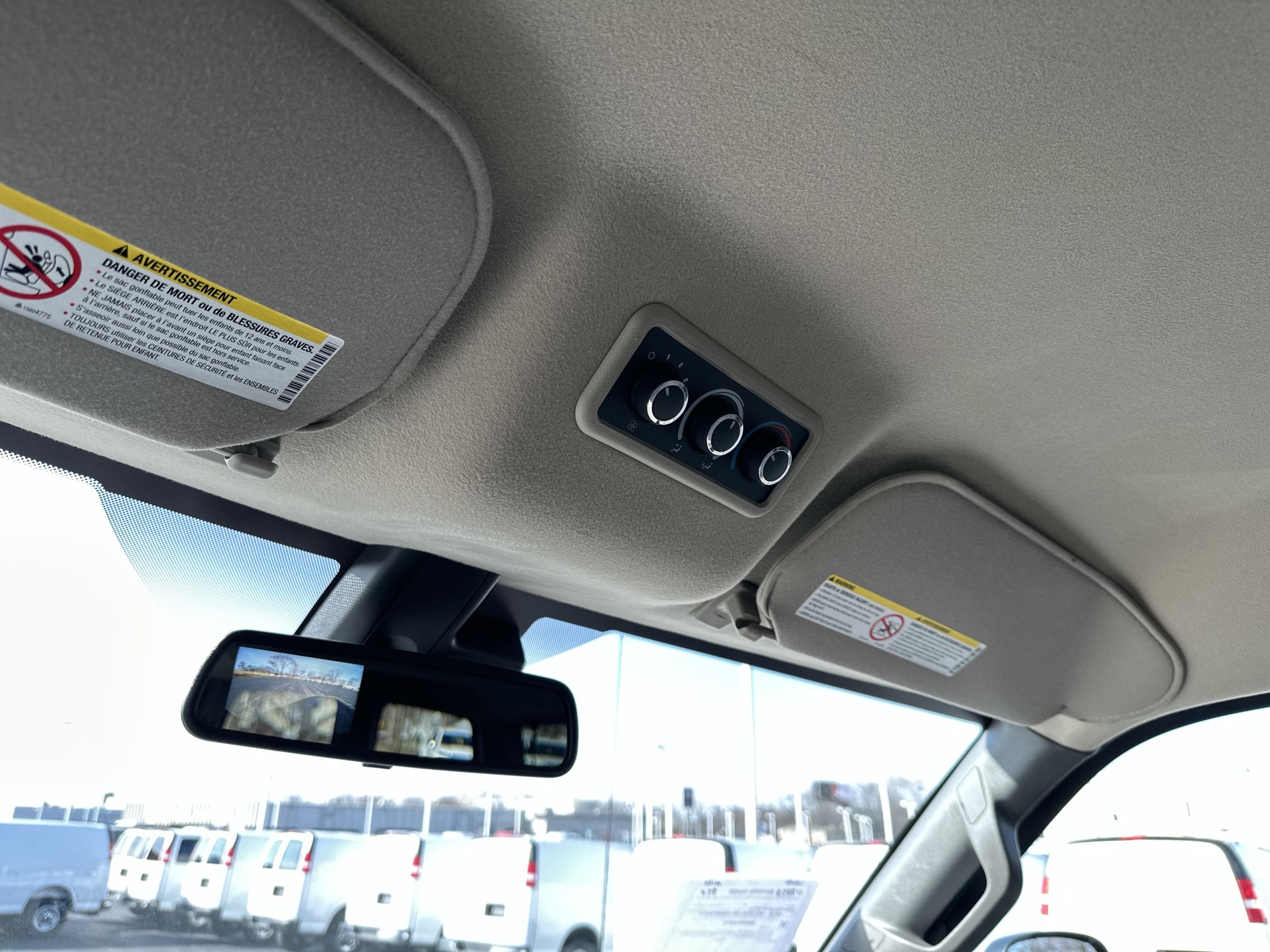 2025 Chevrolet Express Passenger 1LT