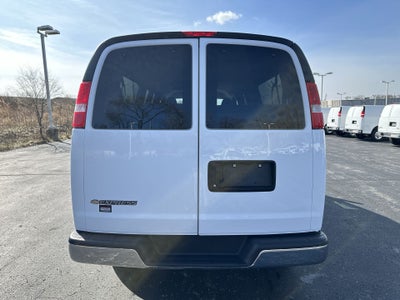 2025 Chevrolet Express Passenger 1LT