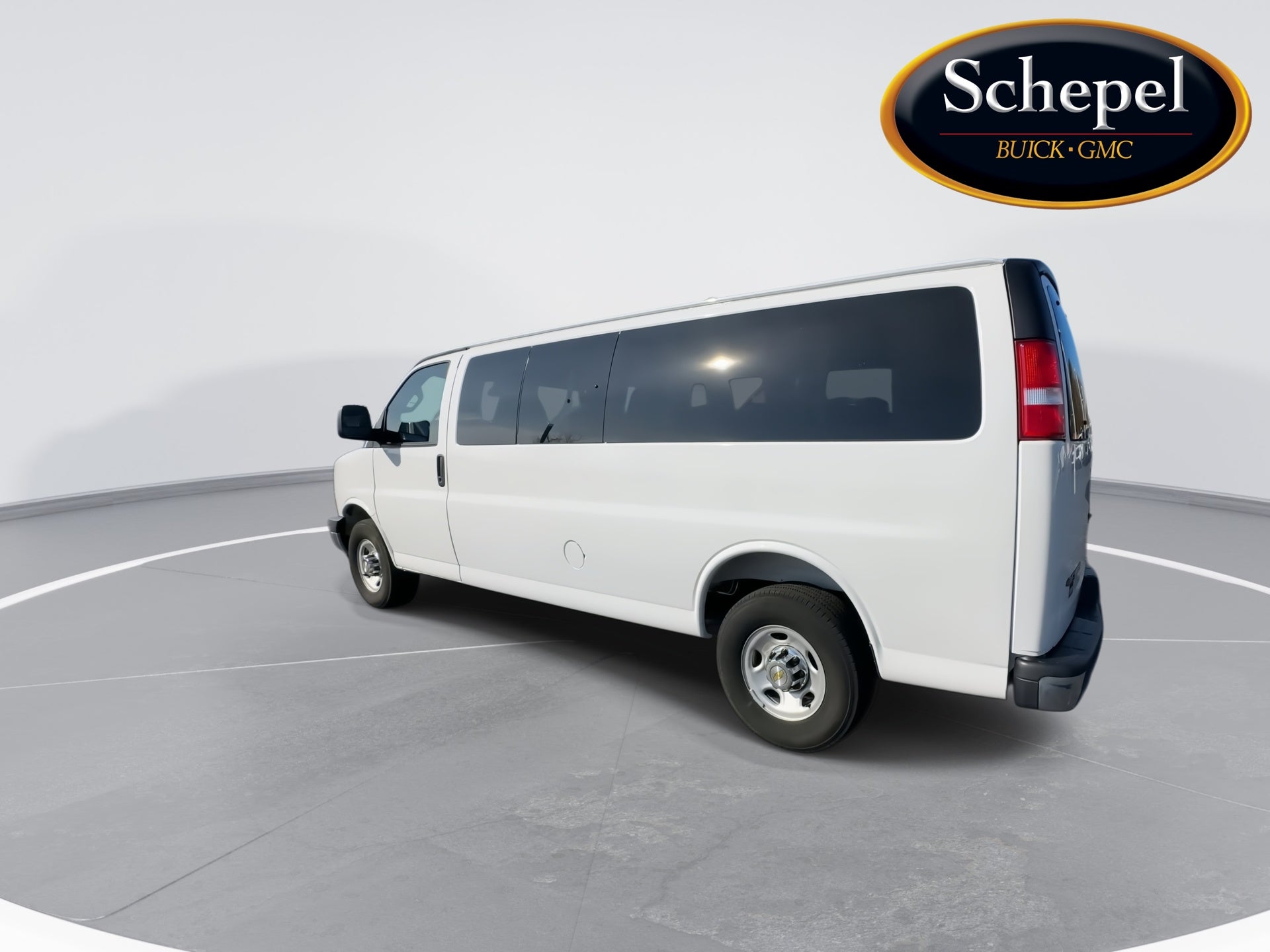 2025 Chevrolet Express Passenger 1LT