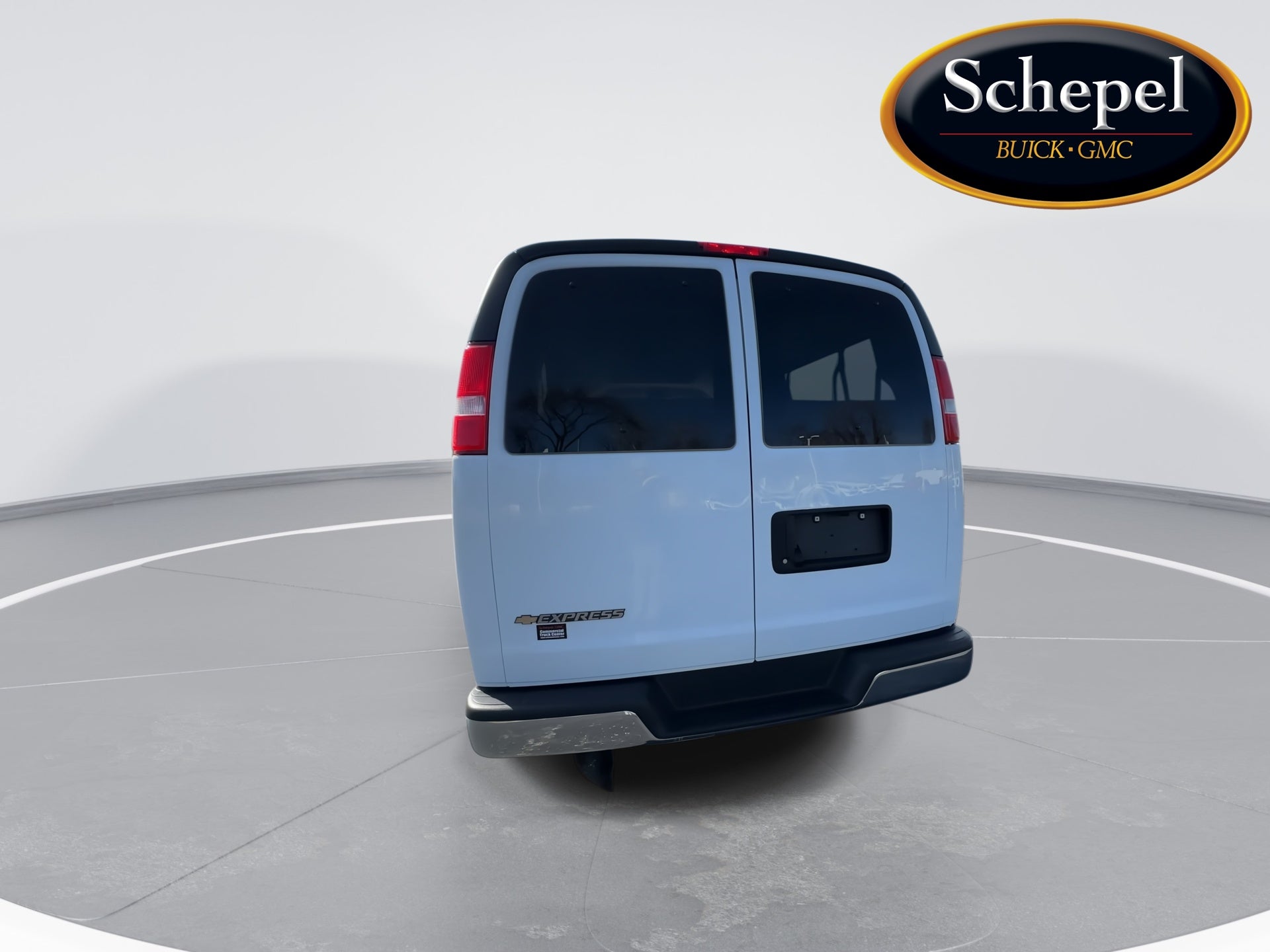 2025 Chevrolet Express Passenger 1LT