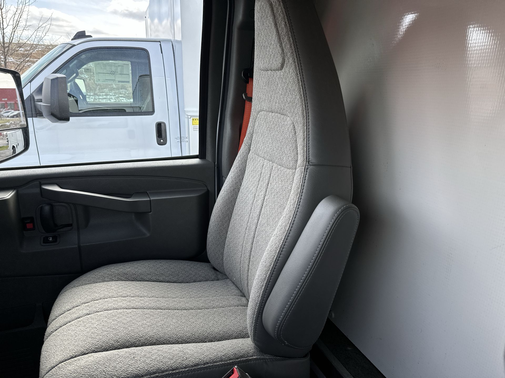 2022 Chevrolet Express Cutaway 3500 VAN 159