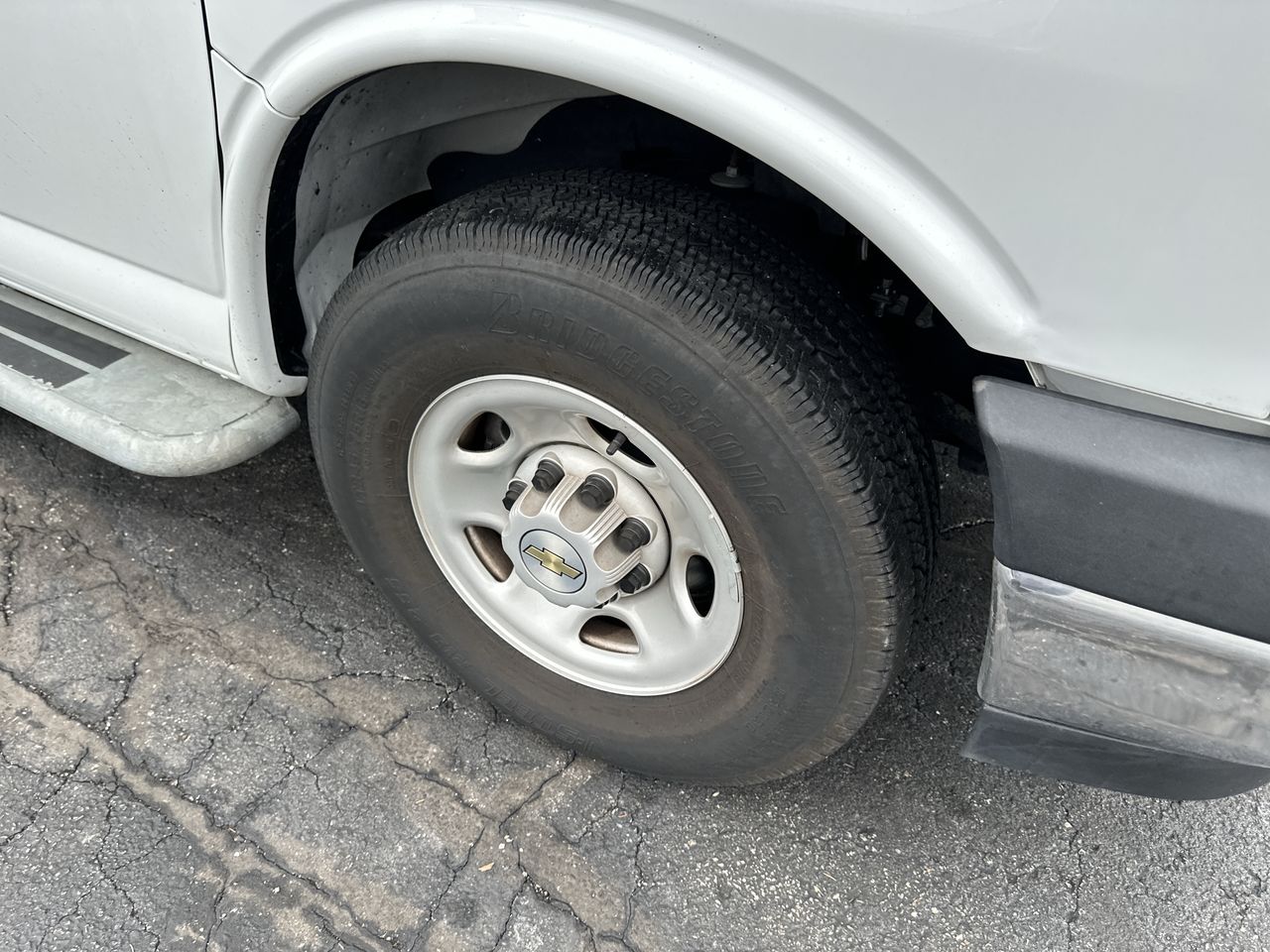 2024 Chevrolet Express Cargo 2500 WT