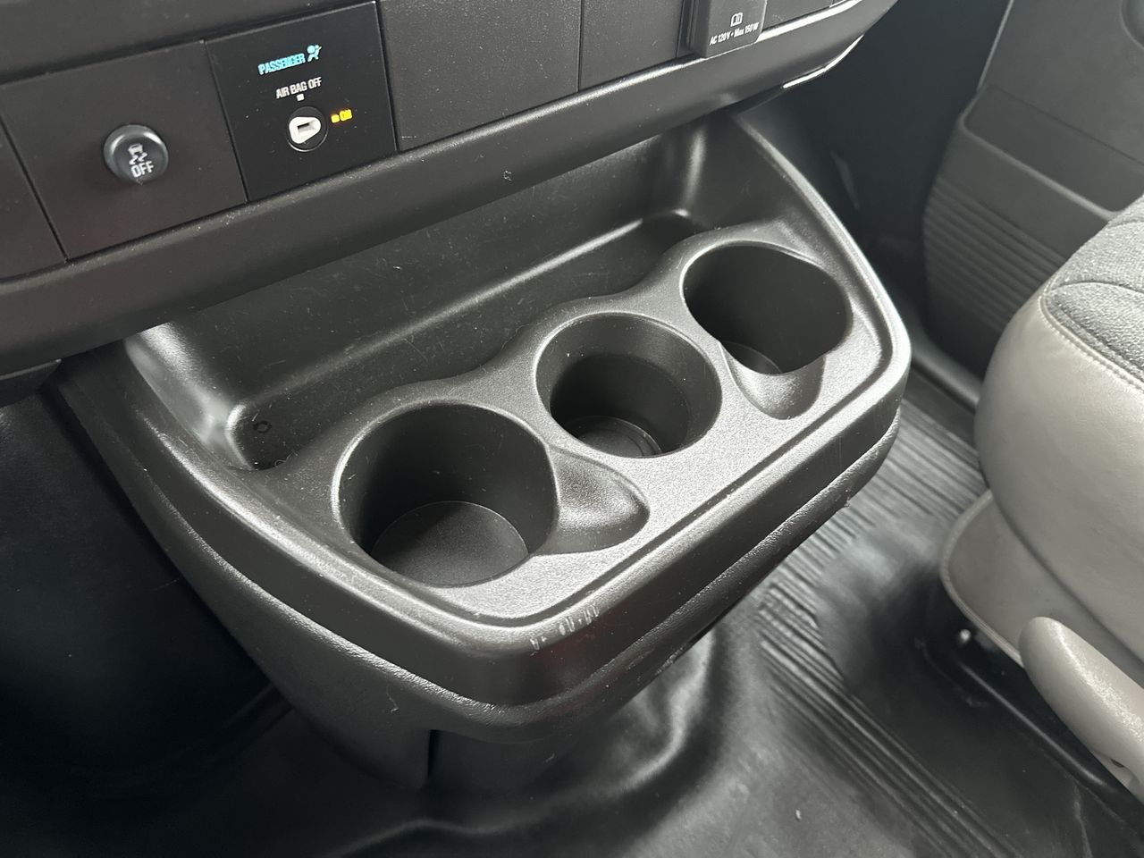 2024 Chevrolet Express Cargo 2500 WT