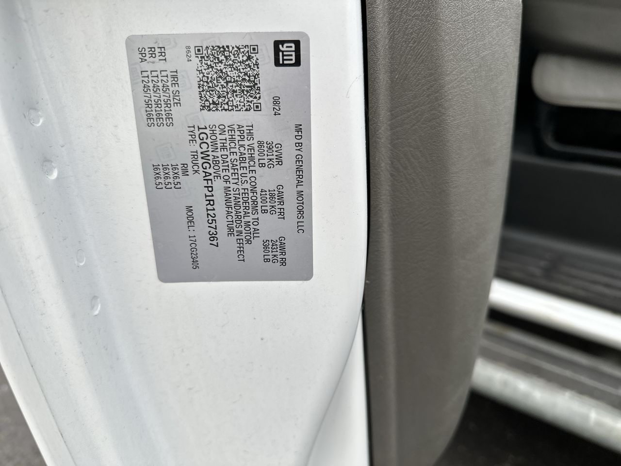 2024 Chevrolet Express Cargo 2500 WT