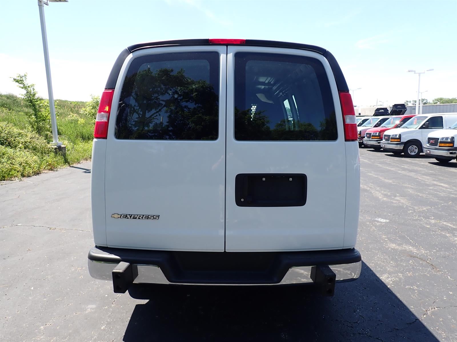 2024 Chevrolet Express Cargo 2500 WT