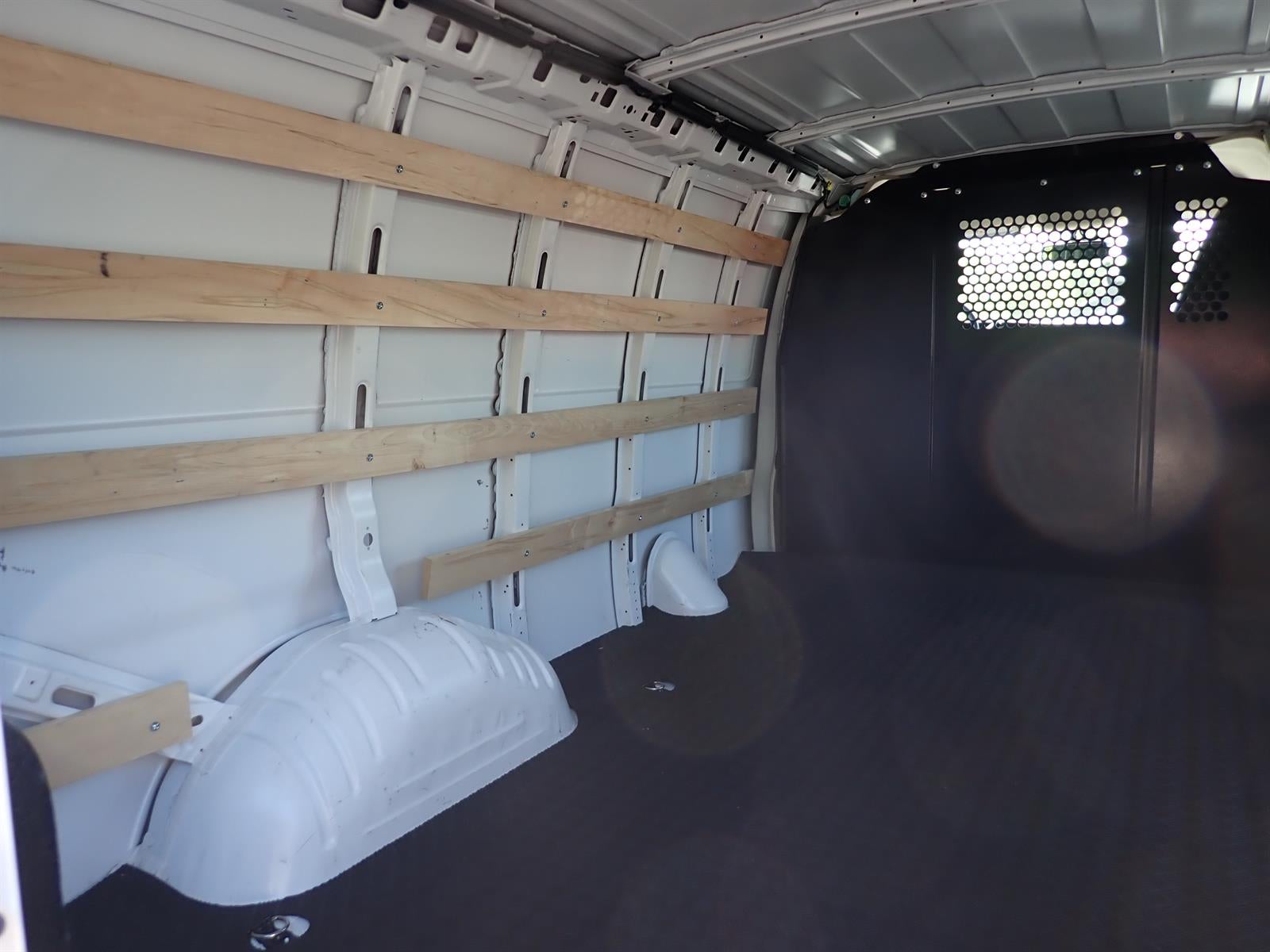2024 Chevrolet Express Cargo 2500 WT