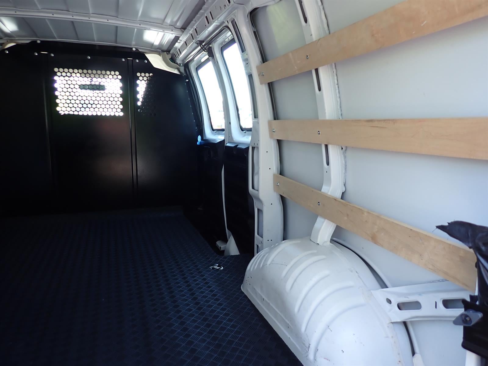 2024 Chevrolet Express Cargo 2500 WT