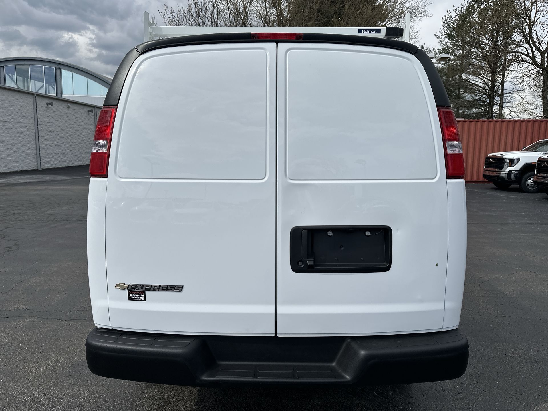 2025 Chevrolet Express Cargo WT