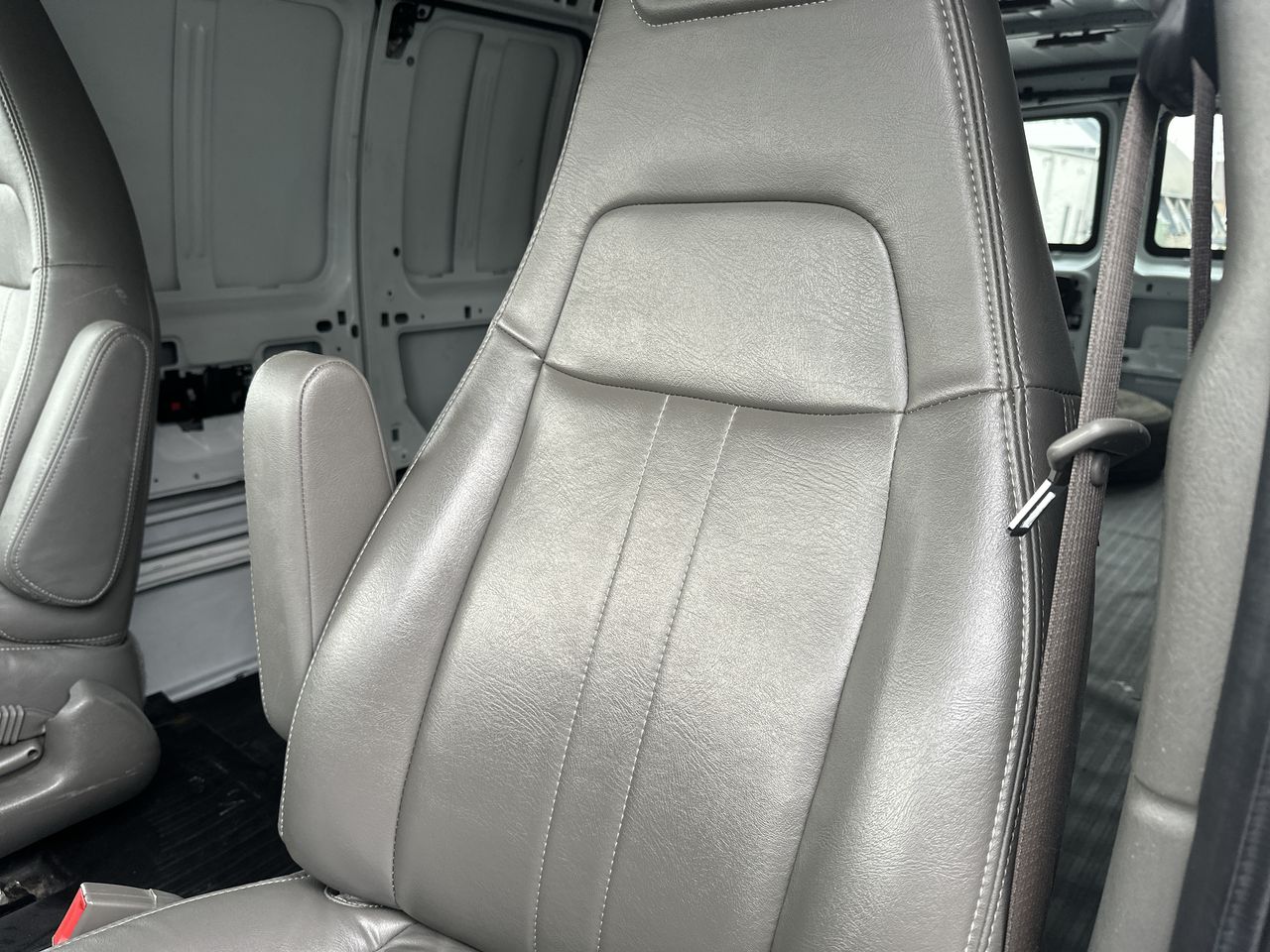 2022 Chevrolet Express Cargo 2500 WT