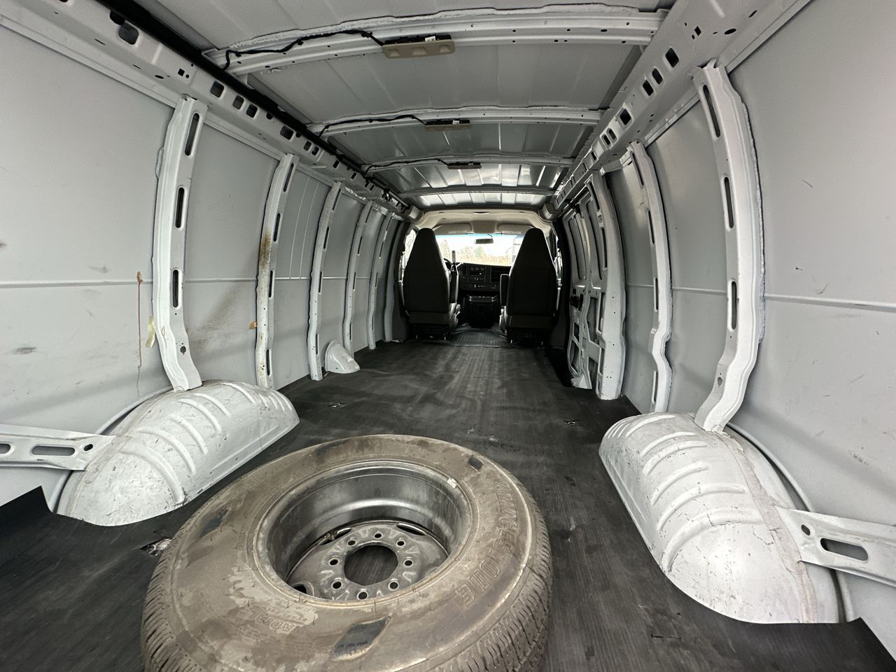 2022 Chevrolet Express Cargo 2500 WT