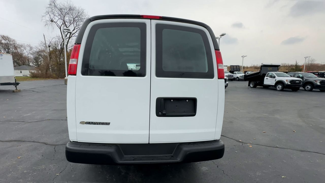 2022 Chevrolet Express Cargo 2500 WT
