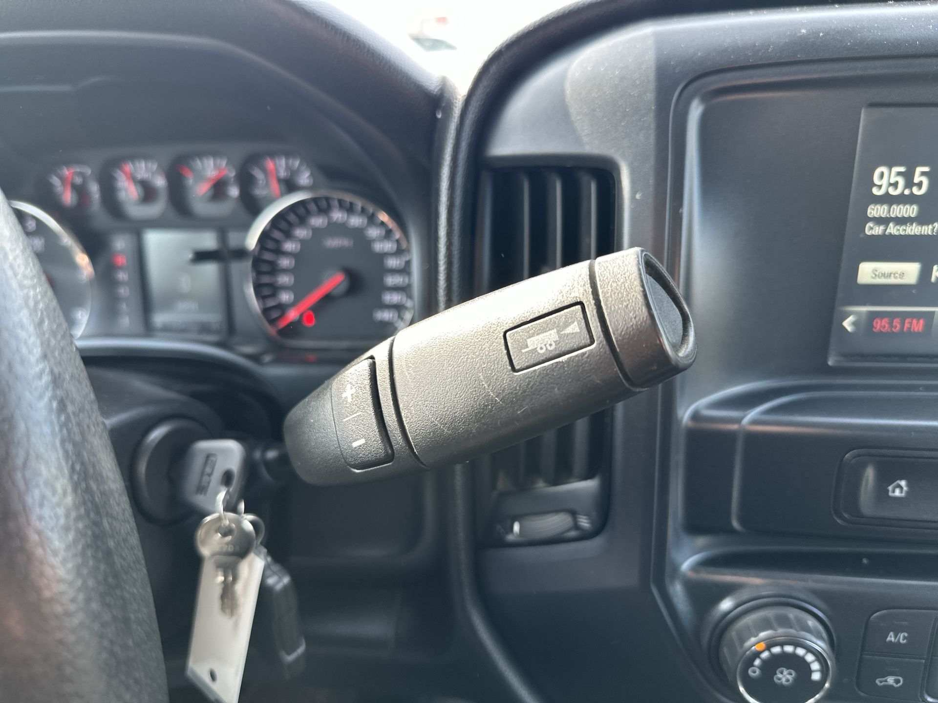 2017 GMC Sierra 2500 HD REG CAB 2WD 133.6