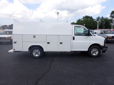 2026 GMC Savana Cutaway 3500 1WT