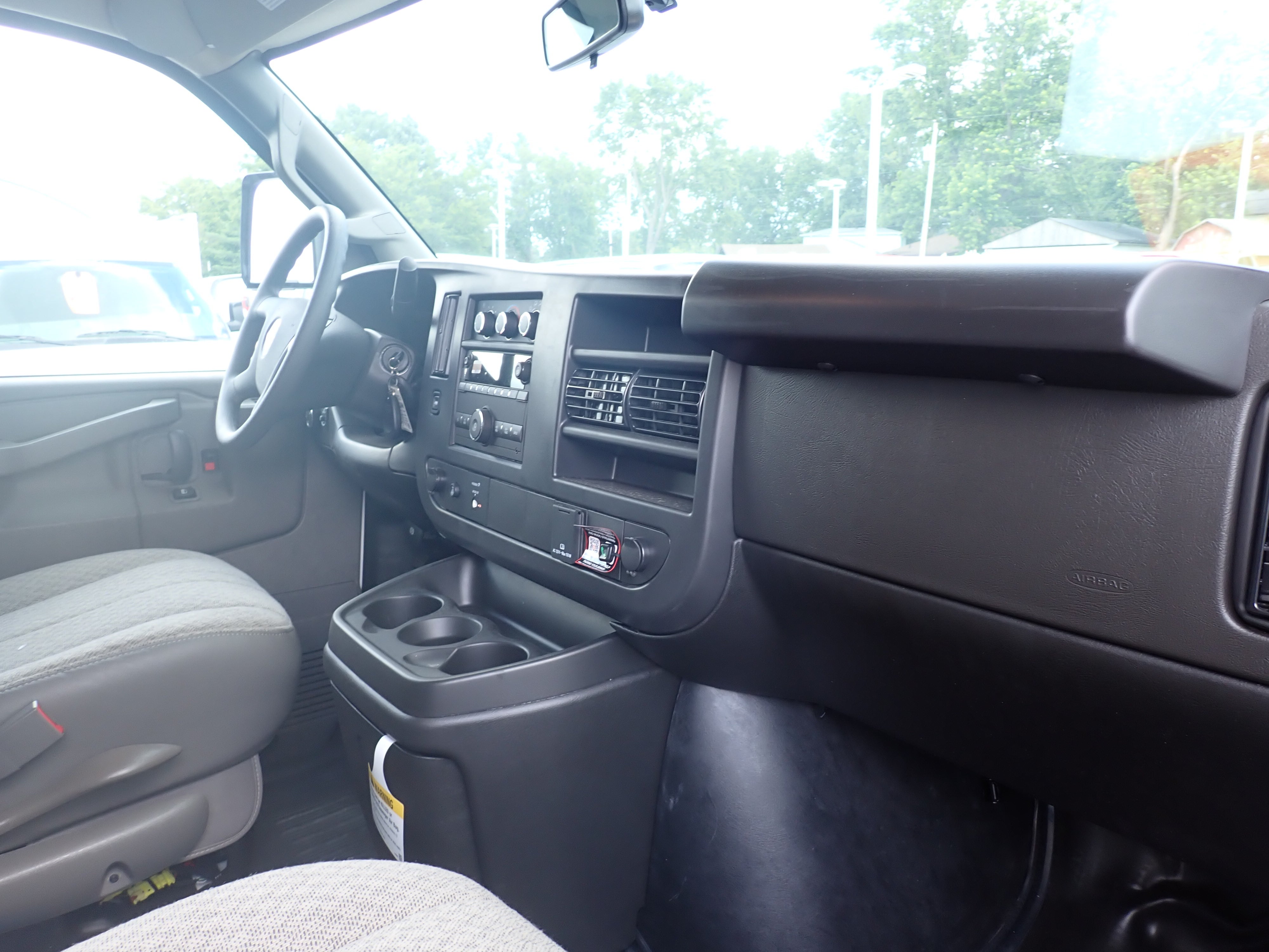 2026 GMC Savana Cutaway 3500 1WT