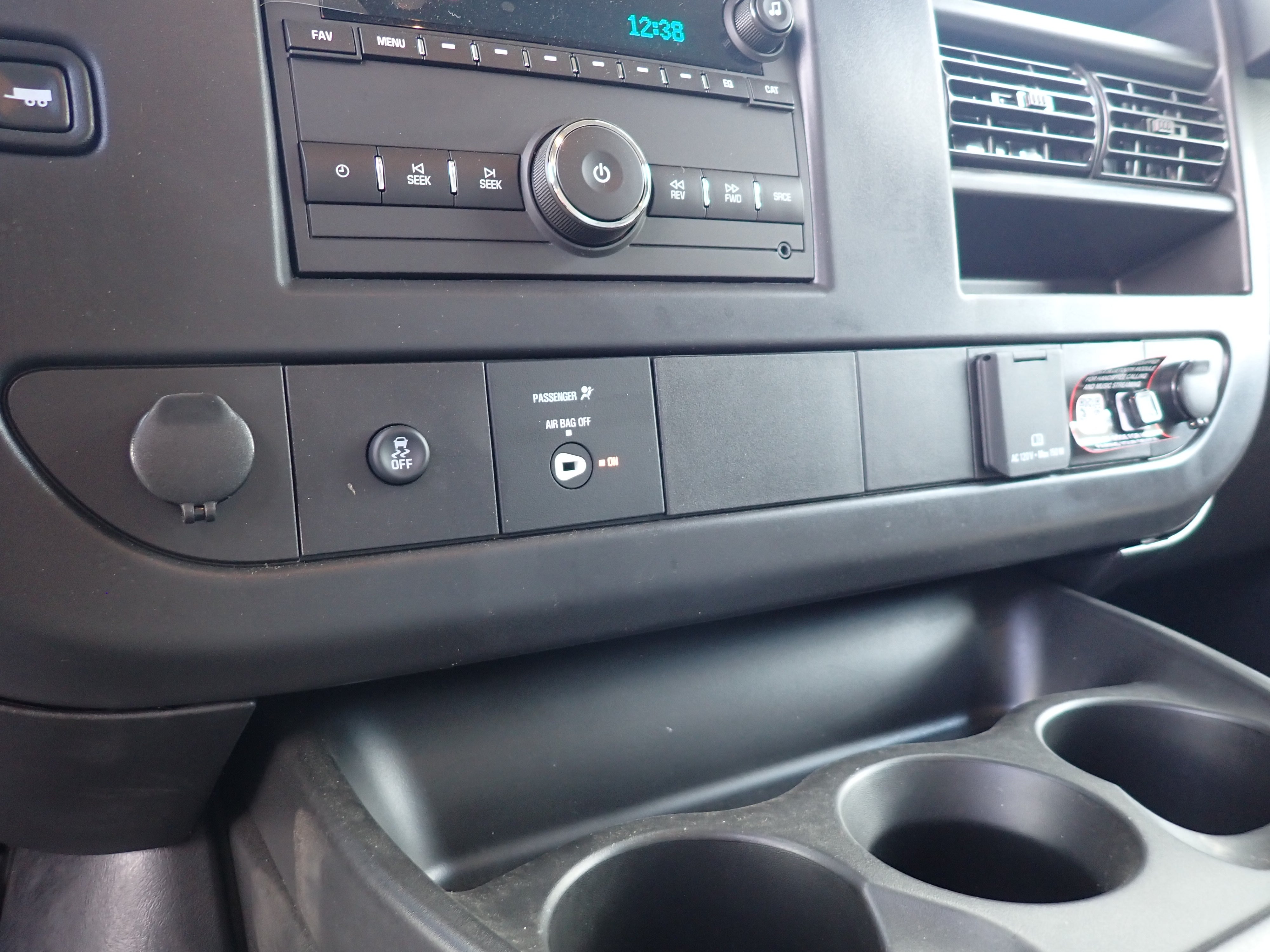 2026 GMC Savana Cutaway 3500 1WT