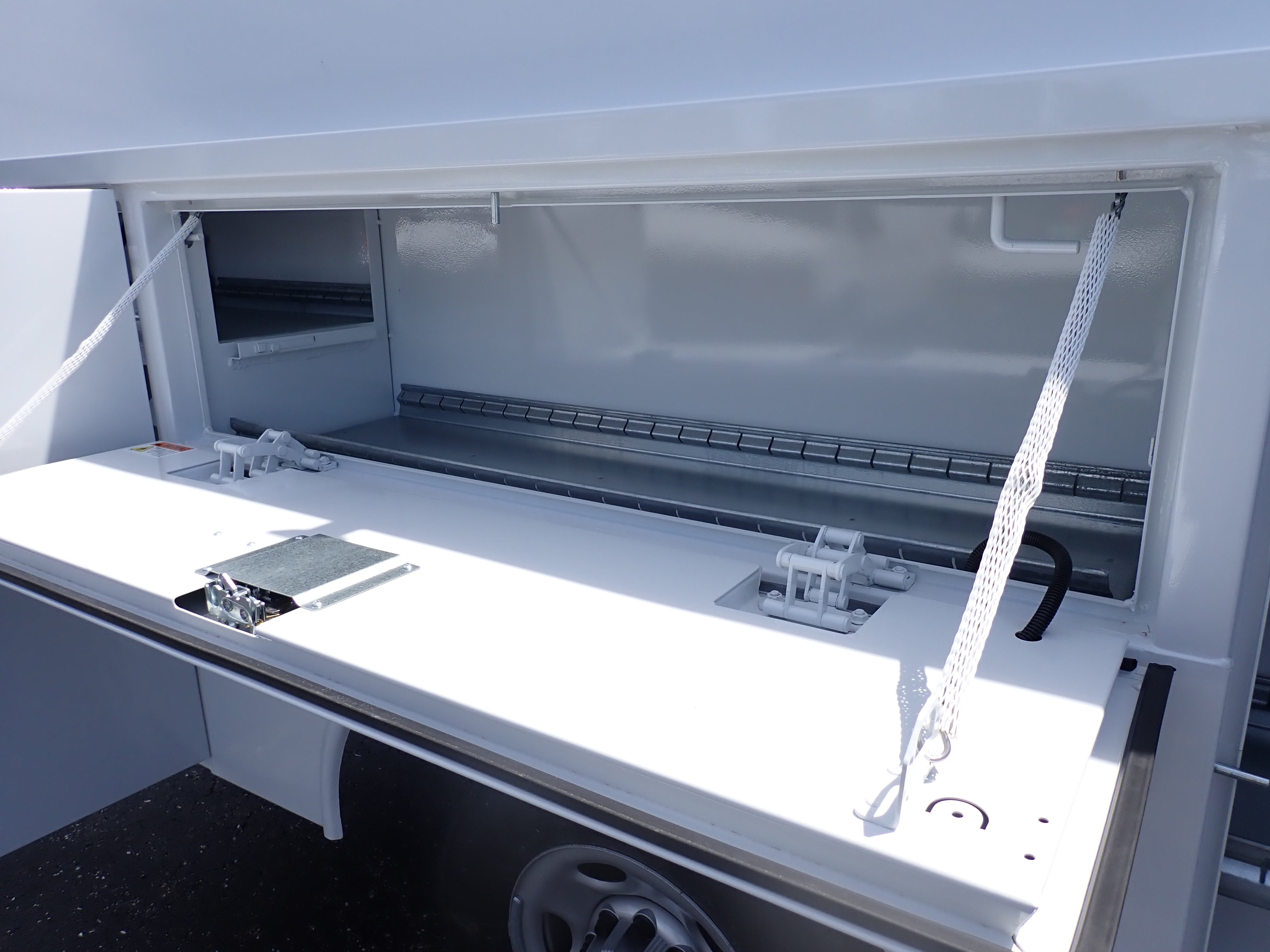 2026 GMC Savana Cutaway 3500 1WT