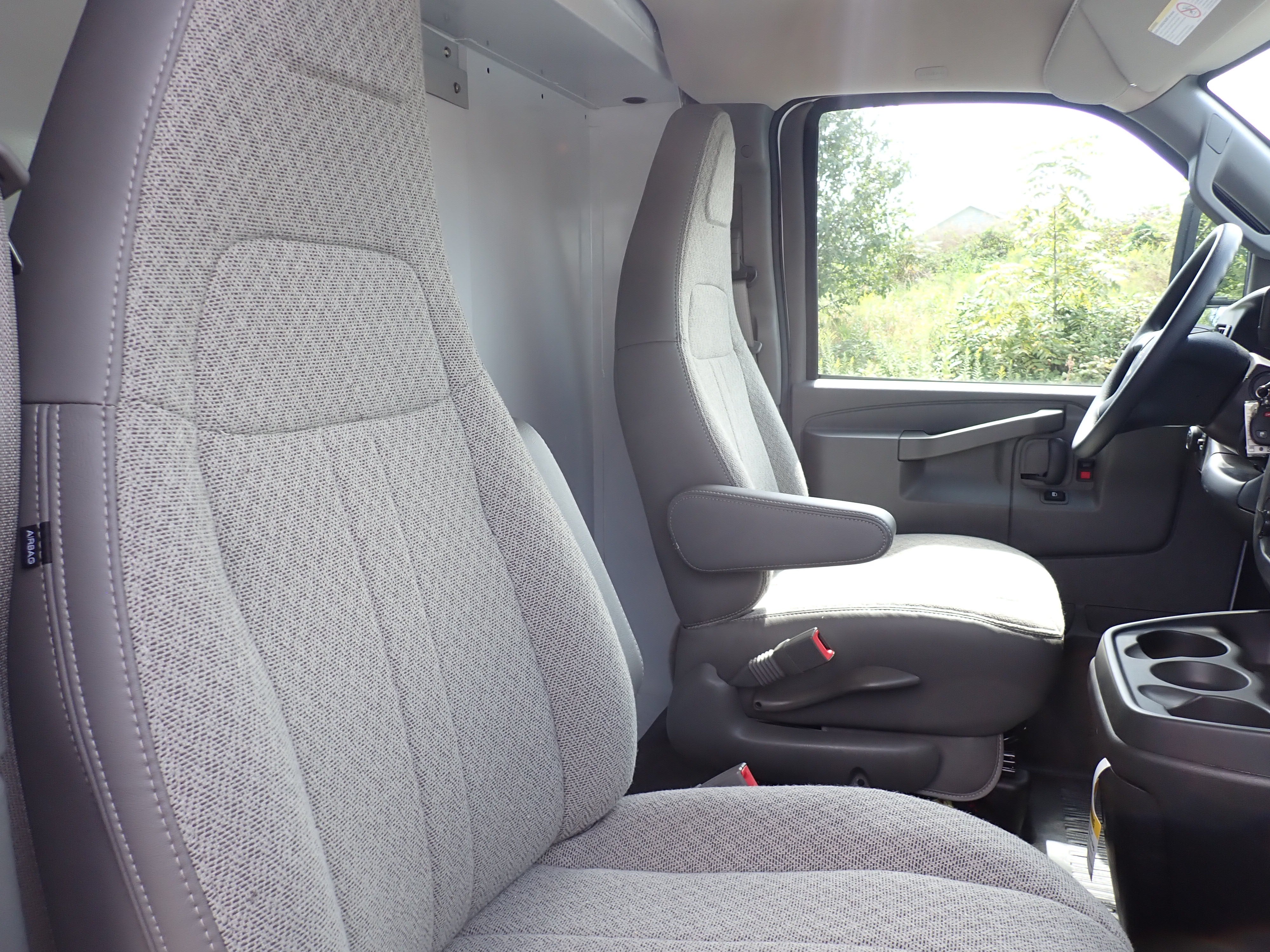2026 GMC Savana Cutaway 3500 1WT