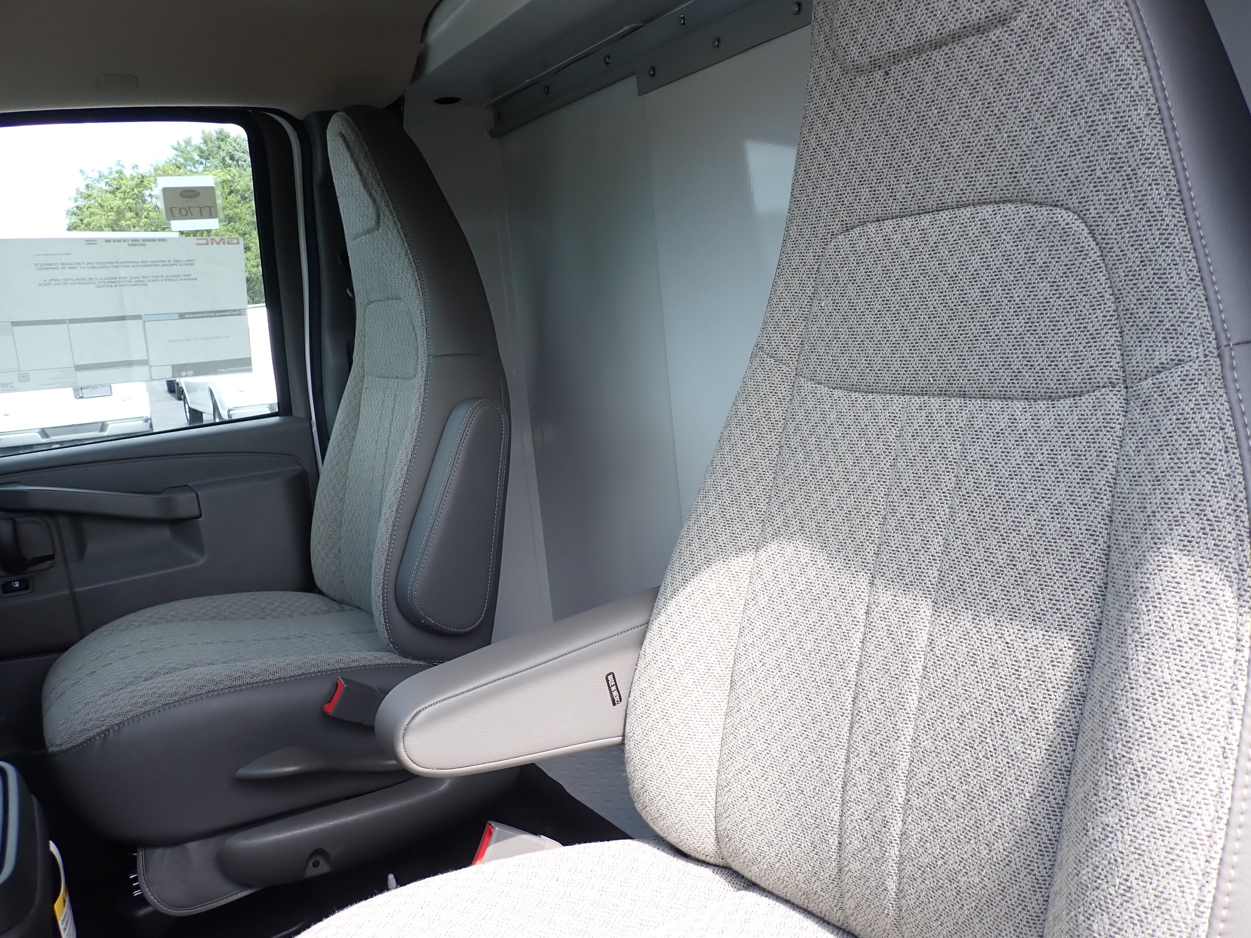 2026 GMC Savana Cutaway 3500 1WT