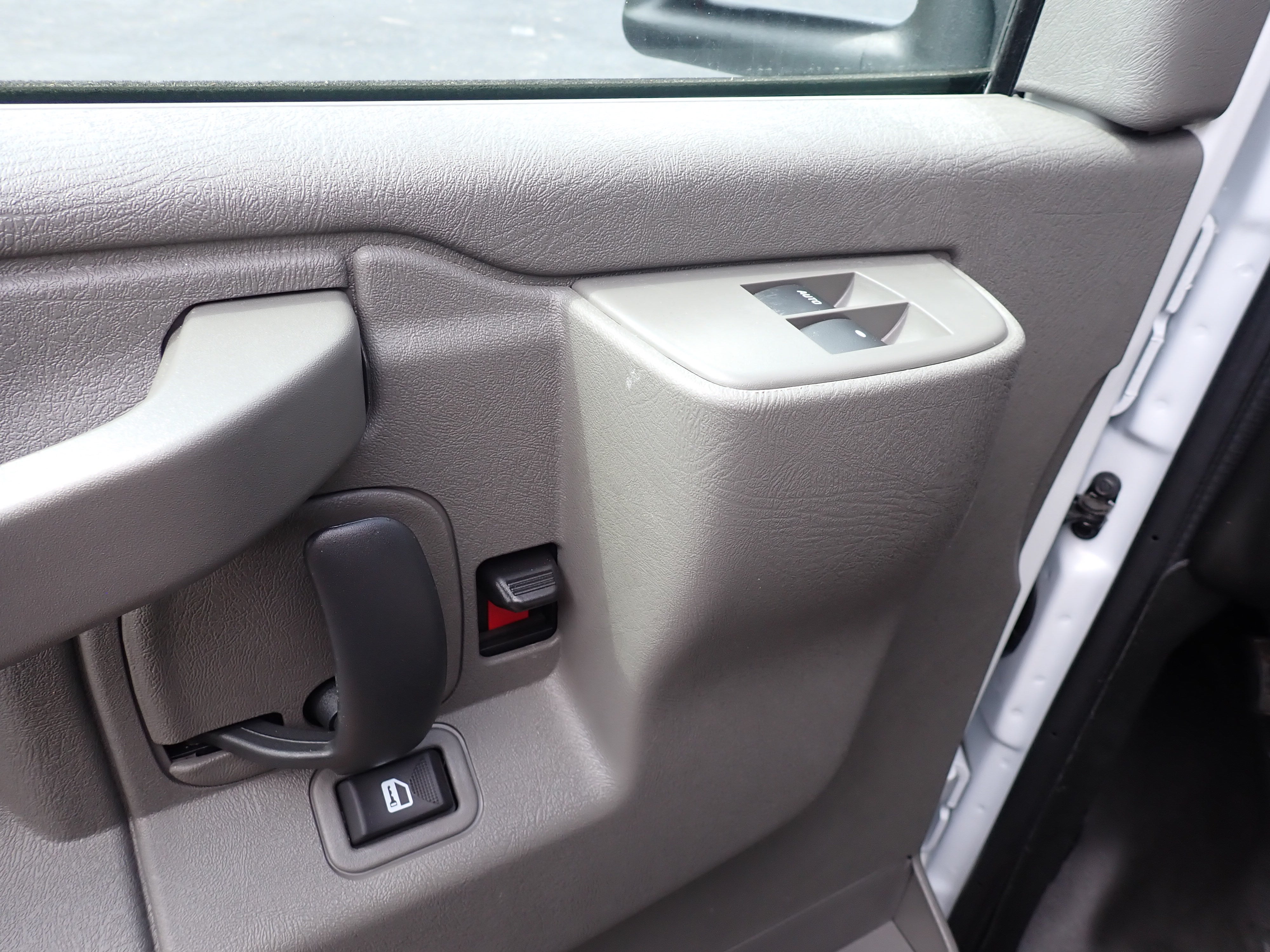 2026 GMC Savana Cutaway 3500 1WT