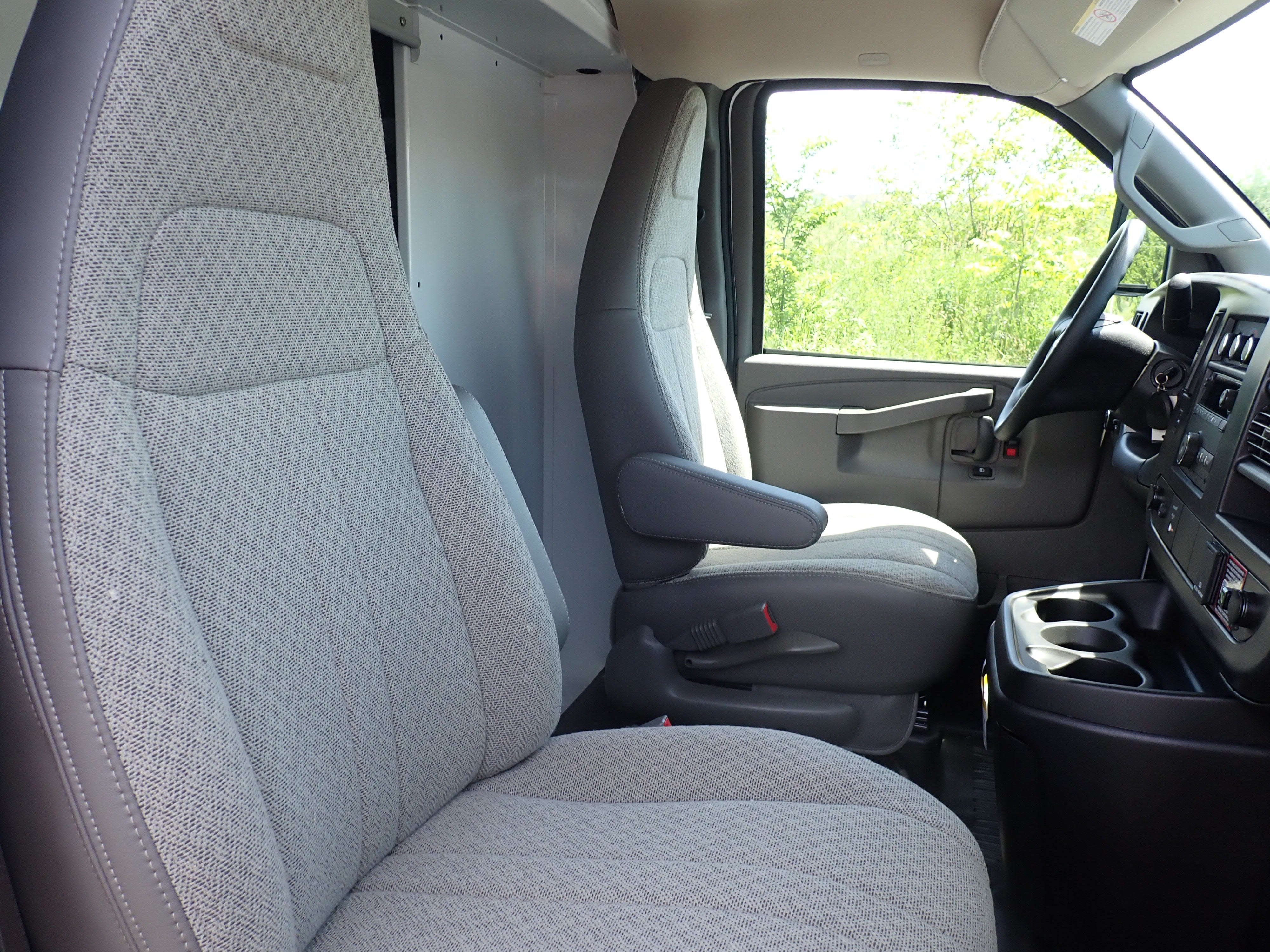 2026 GMC Savana Cutaway 3500 1WT