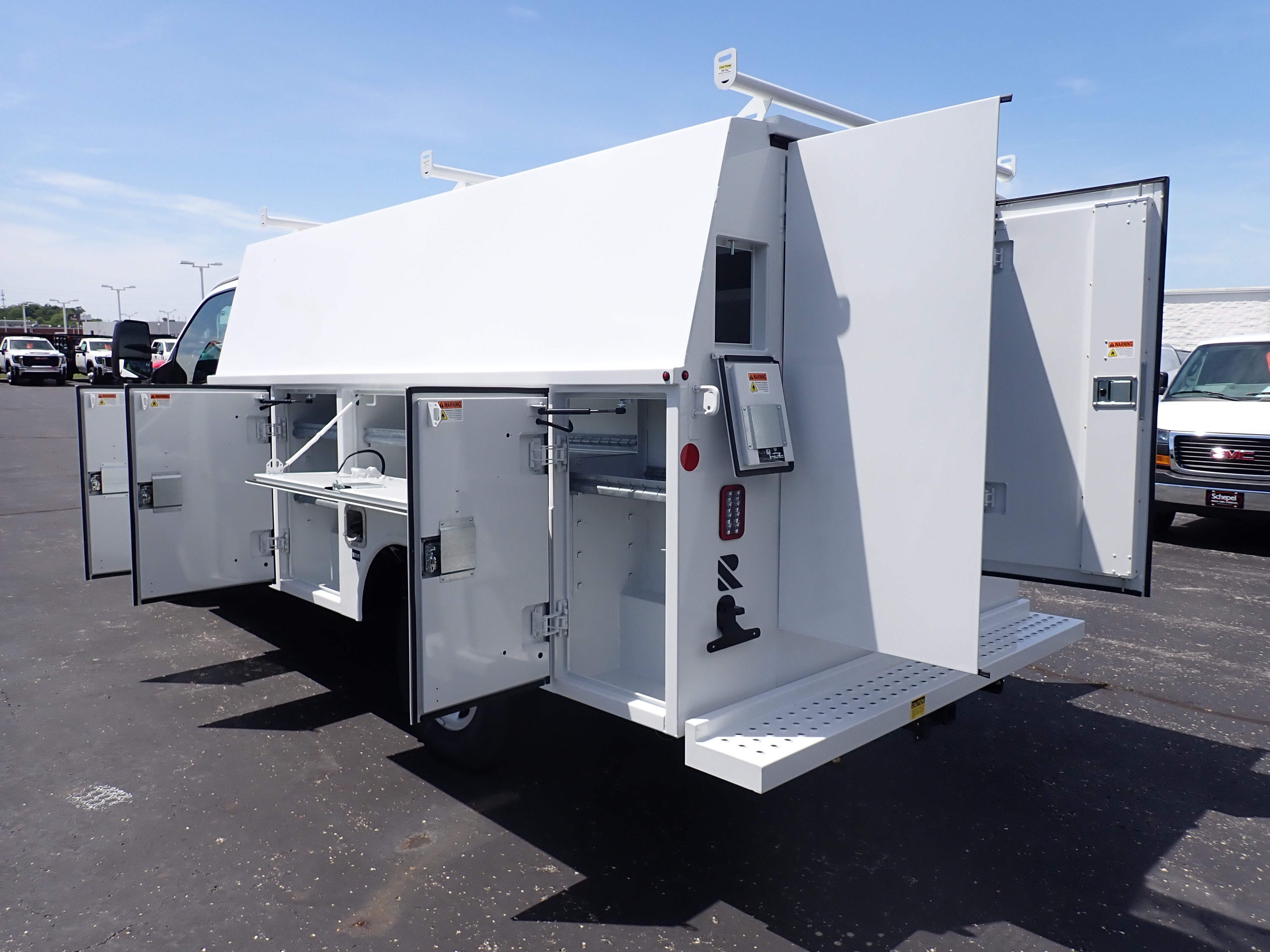 2026 GMC Savana Cutaway 3500 1WT