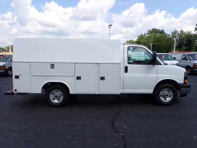 2026 GMC Savana Cutaway 3500 1WT
