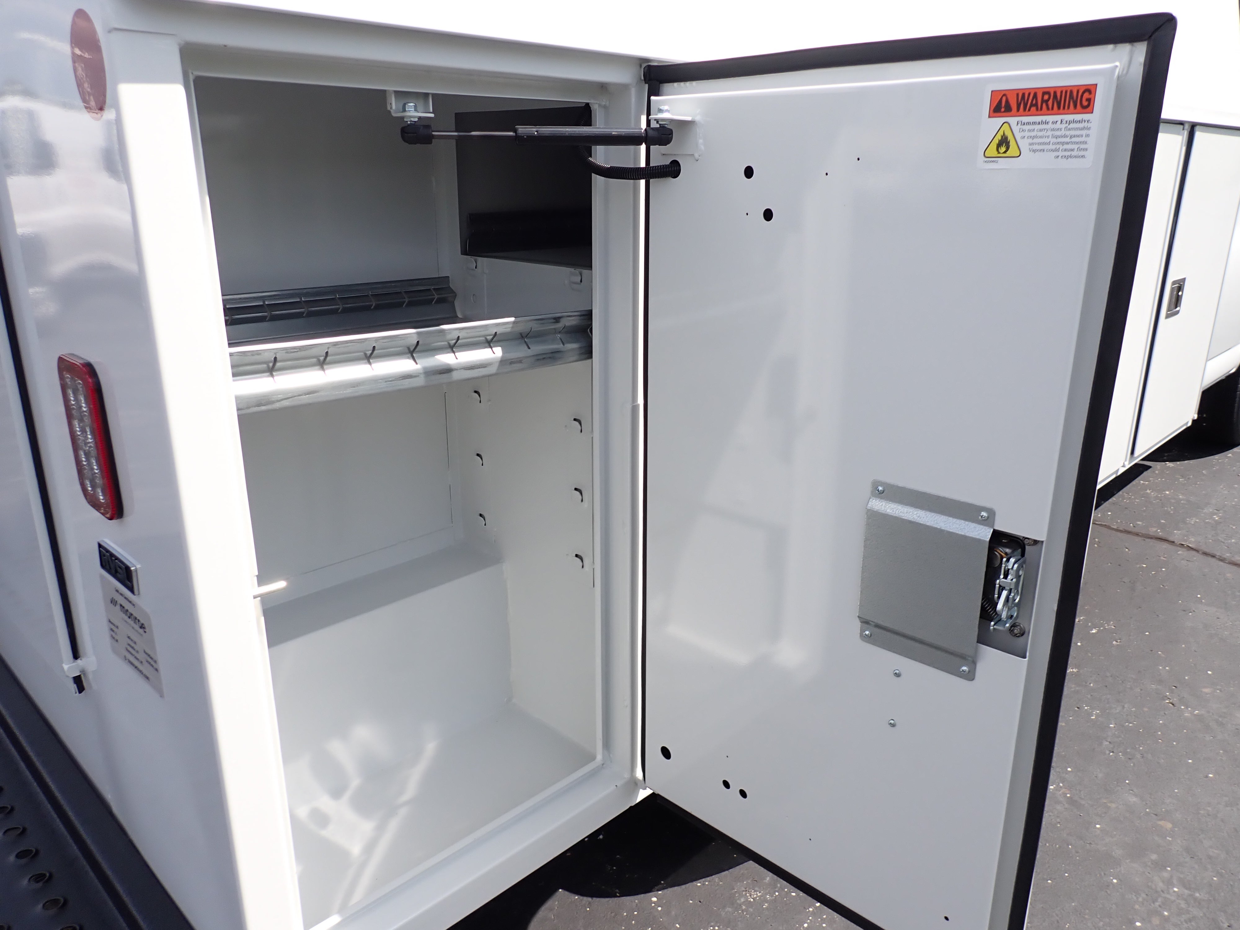 2026 GMC Savana Cutaway 3500 1WT