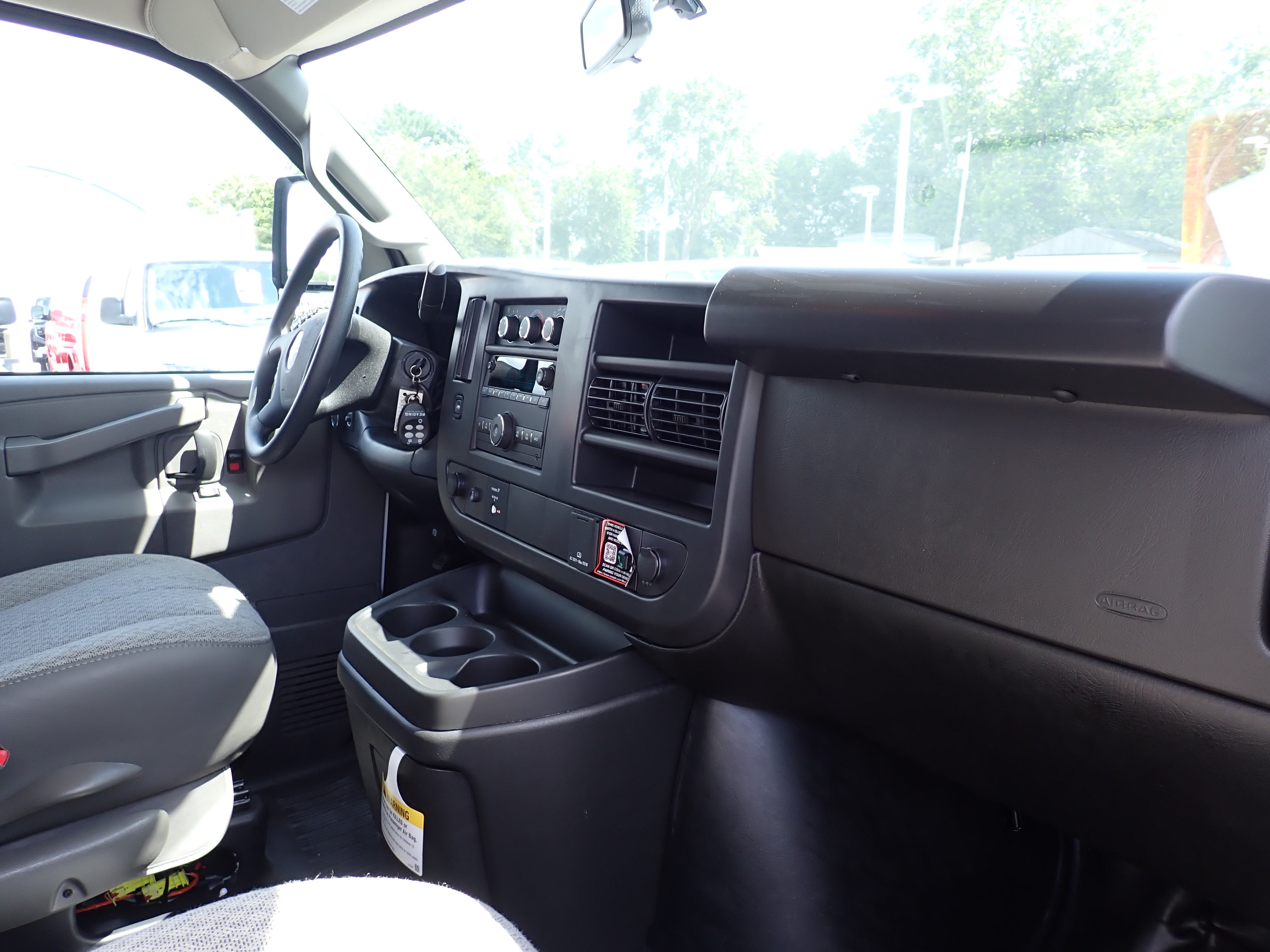 2026 GMC Savana Cutaway 3500 1WT