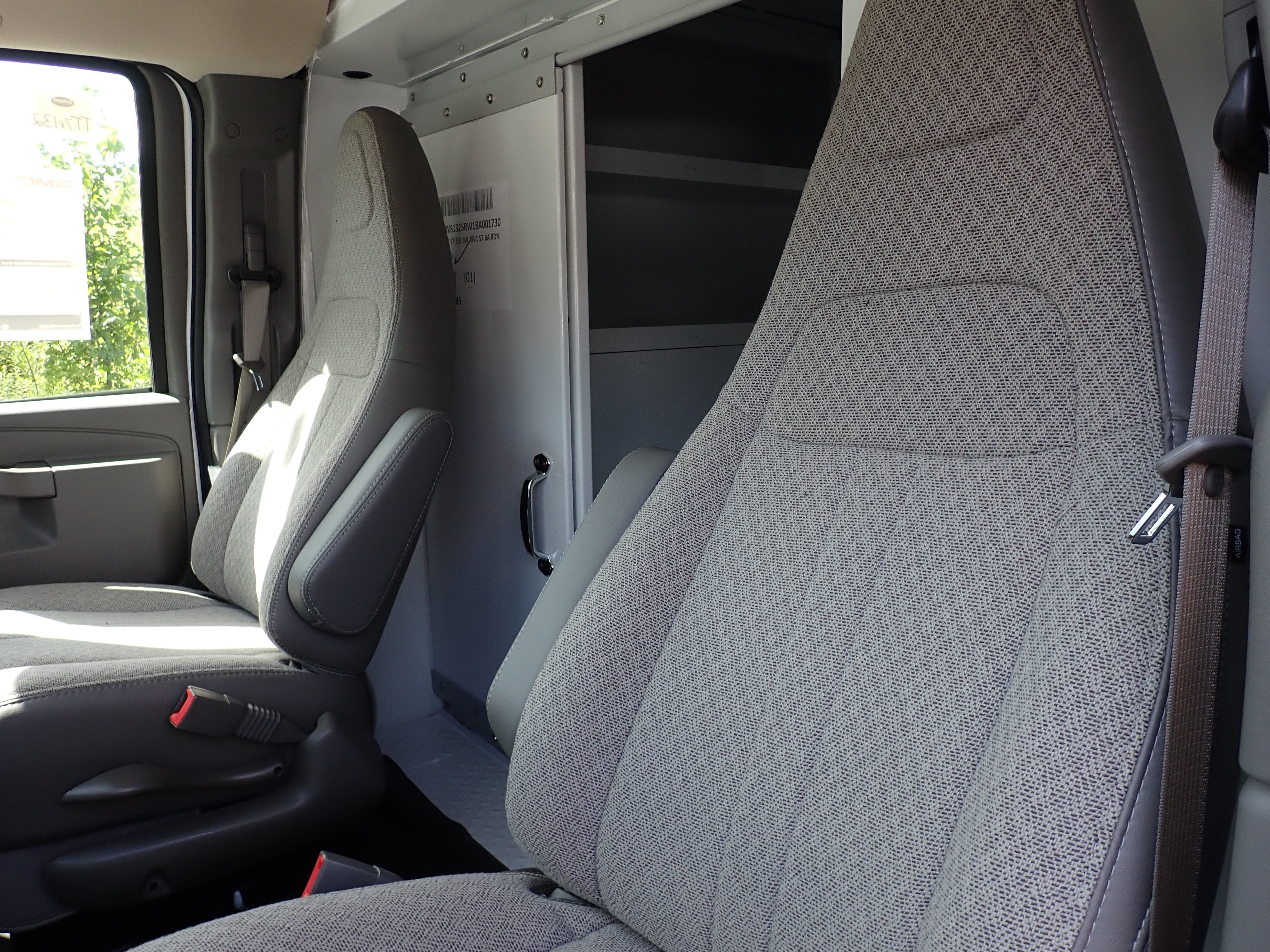 2026 GMC Savana Cutaway 3500 1WT
