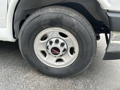 2025 GMC Savana Cutaway 3500 1WT