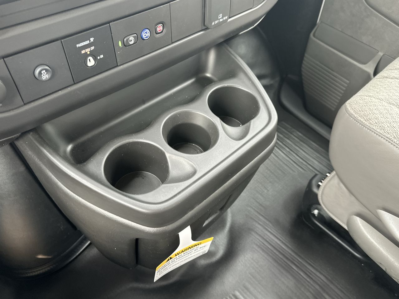 2025 GMC Savana Cutaway 3500 1WT