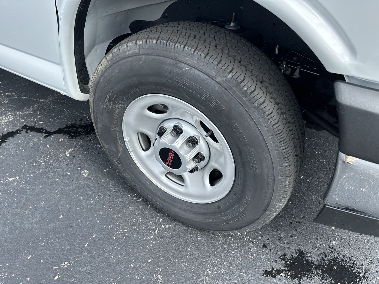 2025 GMC Savana Cutaway 3500 1WT