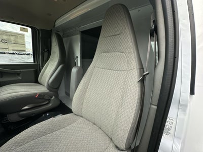 2025 GMC Savana Cutaway 3500 1WT