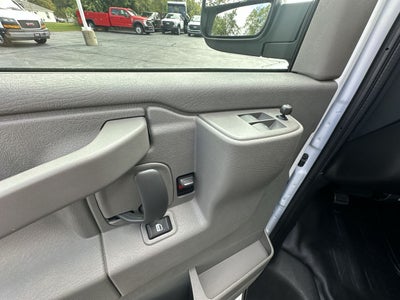 2025 GMC Savana Cutaway 3500 1WT
