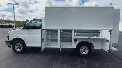 2025 GMC Savana Cutaway 3500 1WT