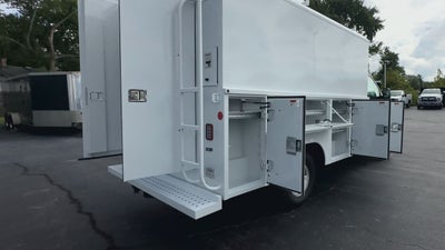 2025 GMC Savana Cutaway 3500 1WT