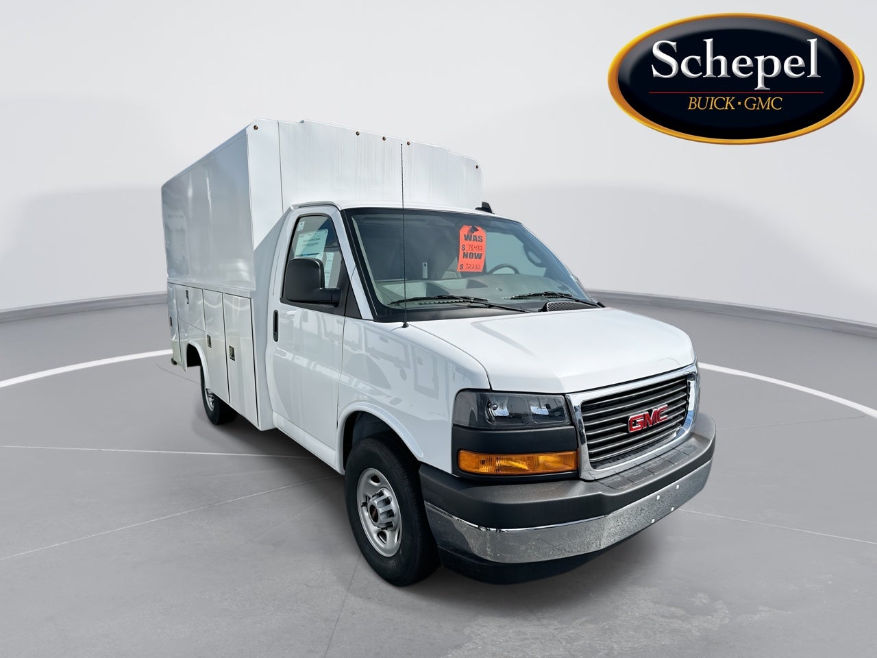 2025 GMC Savana Cutaway 3500 1WT