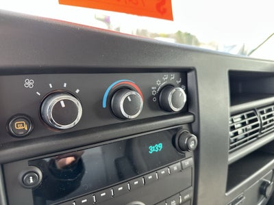 2025 GMC Savana Cutaway 3500 1WT