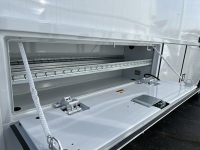 2025 GMC Savana Cutaway 3500 1WT