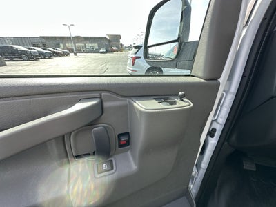 2025 GMC Savana Cutaway 3500 1WT