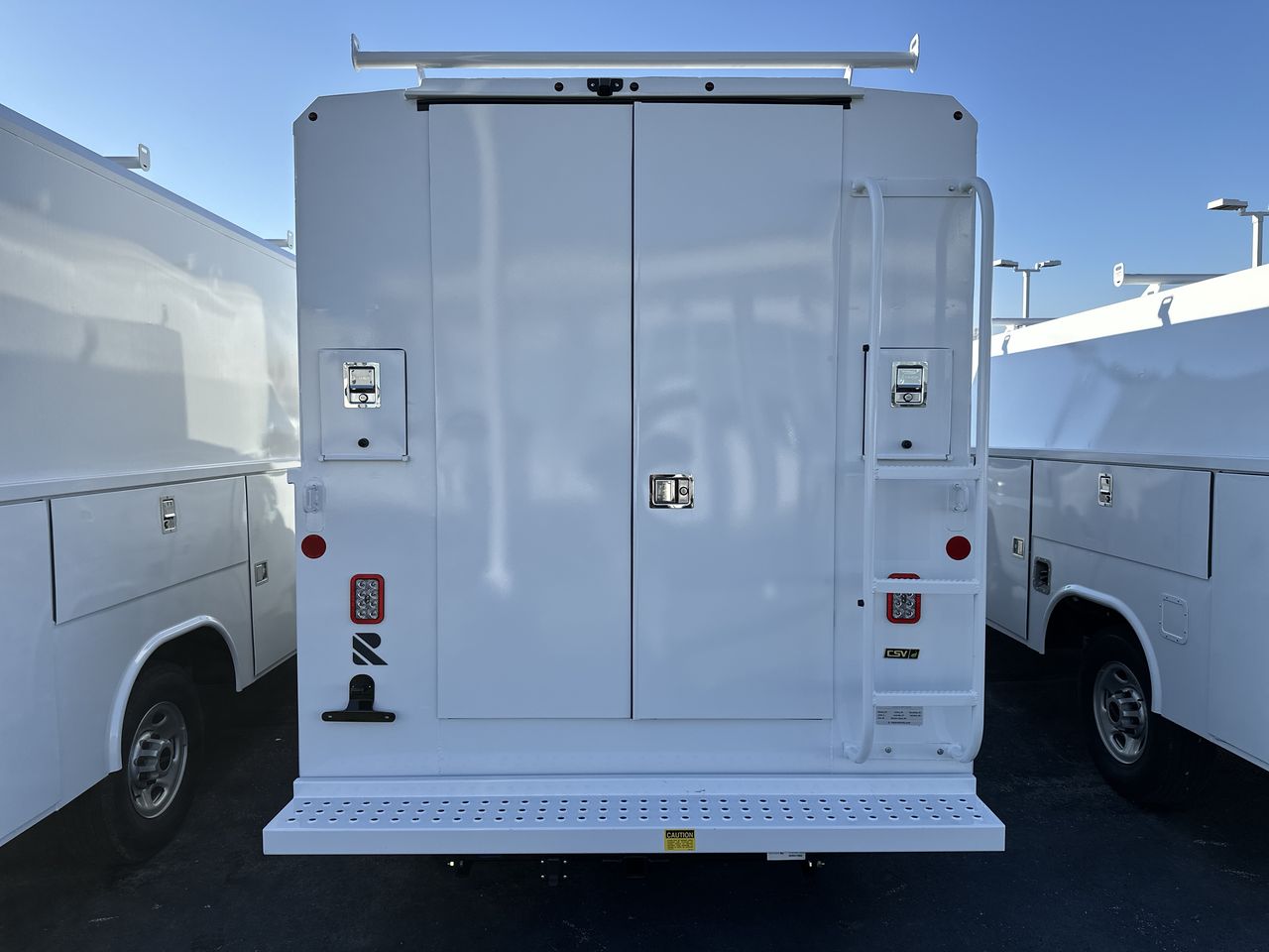 2025 GMC Savana Cutaway 3500 1WT