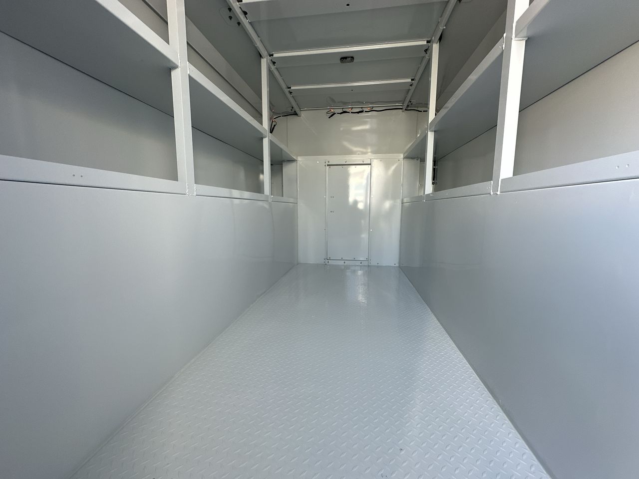 2025 GMC Savana Cutaway 3500 1WT